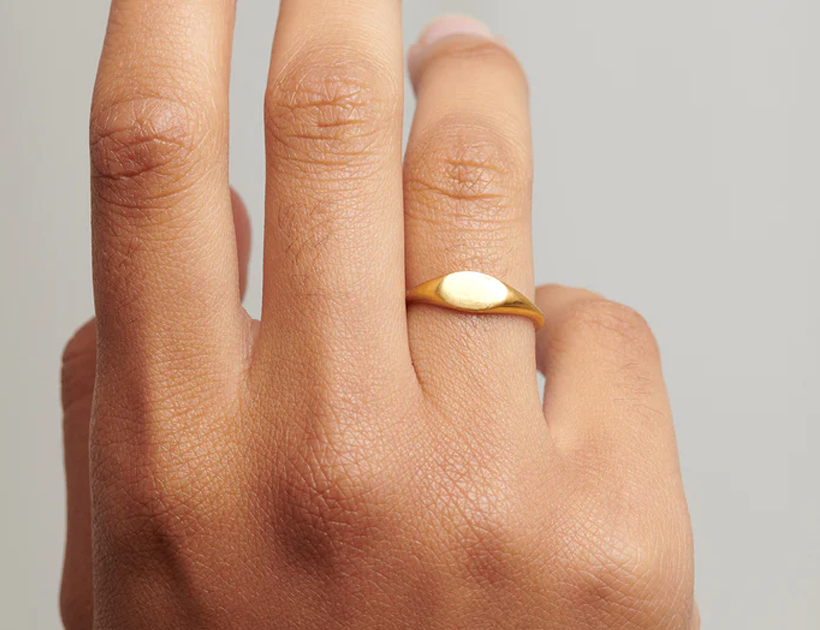 Sora Solid Gold Signet Ring | 9K Solid Gold Rings | S-kin Studio Jewelry | Ethical Jewelry That Lasts