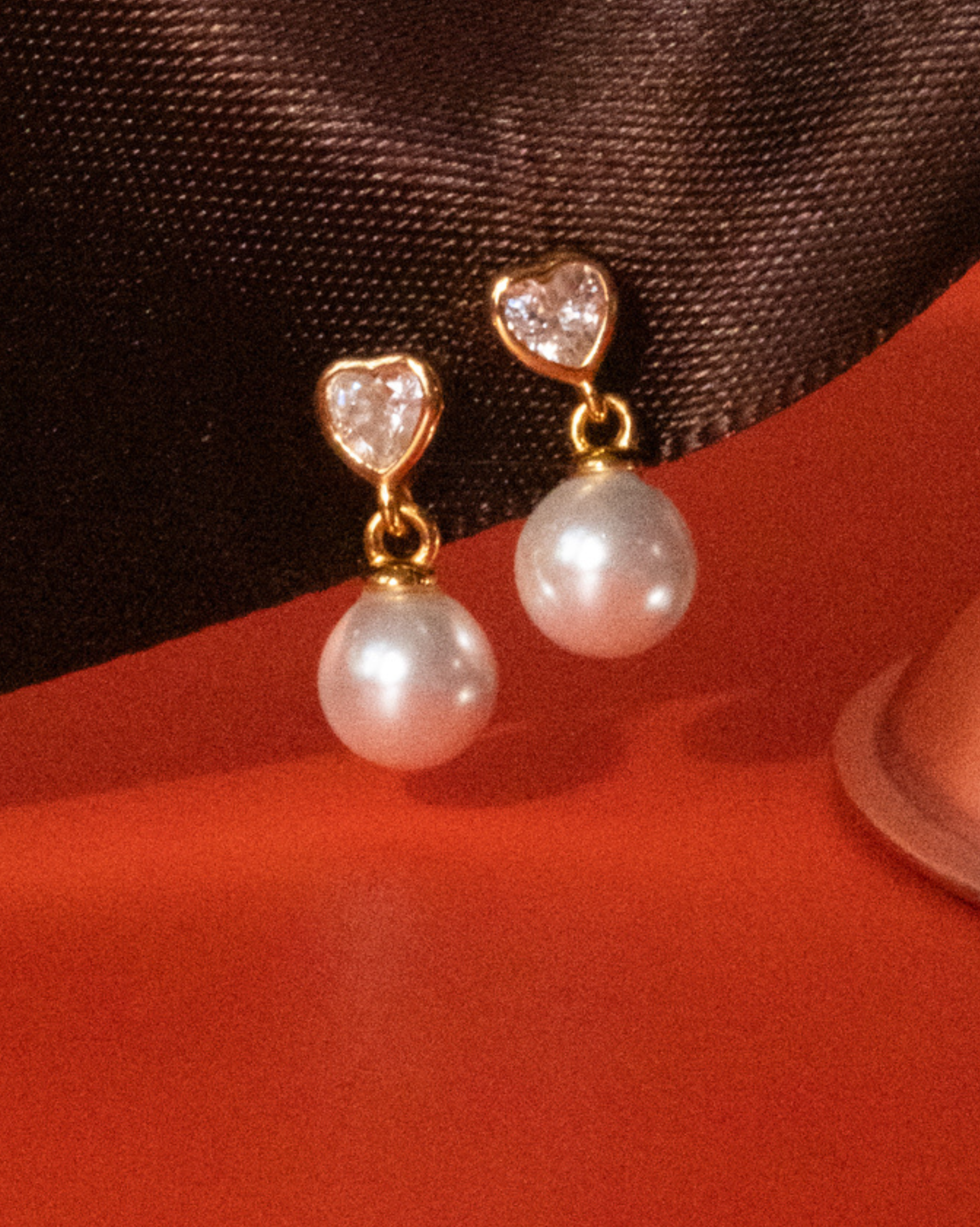 Motunui Heart Pearl Drop Studs