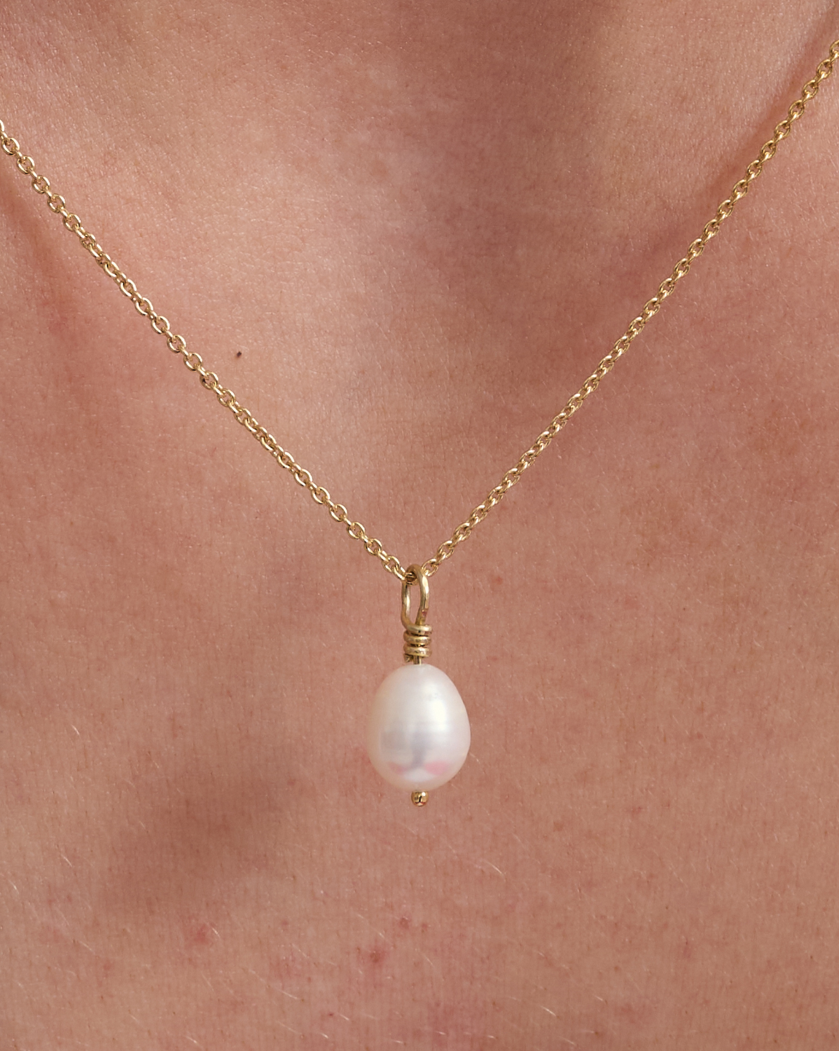 Kaia Pearl Solid Gold Necklace