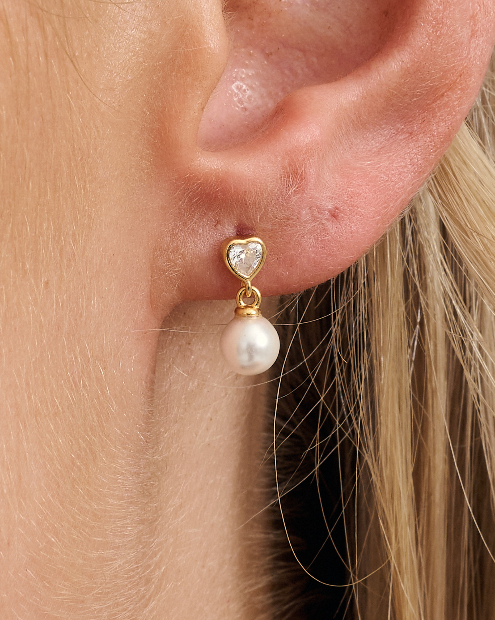 Motunui Heart Pearl Drop Studs - 9K Solid Gold