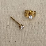 Byeol Solid Gold Diamond Stud | 9K Solid Gold Earrings | S-kin Studio Jewelry | Ethical Jewelry That Lasts