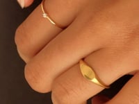 Primrose Solid Gold Petite Diamond Ring | 9K Solid Gold Rings | S-kin Studio Jewelry | Ethical Jewelry That Lasts