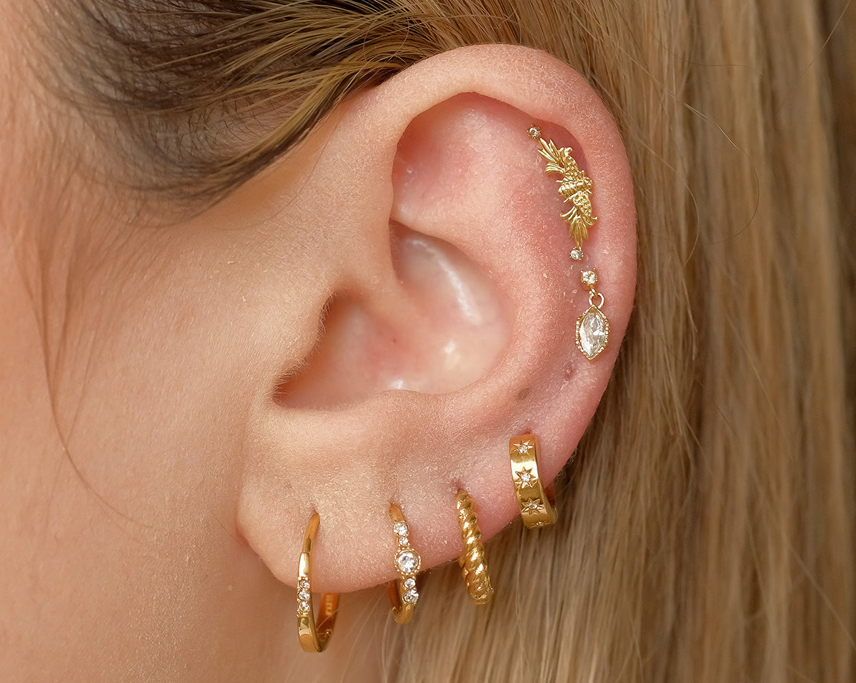 14K Solid Gold Bee Curve Single Stud