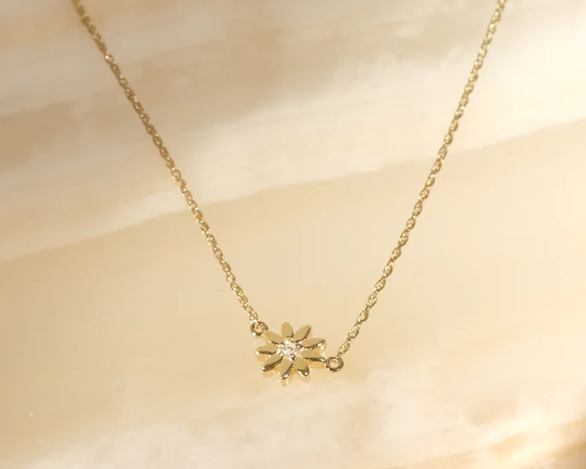 Marguerite Solid Gold Flower Diamond Necklace | 9K Solid Gold Necklaces | S-kin Studio Jewelry | Ethical Jewelry That Lasts