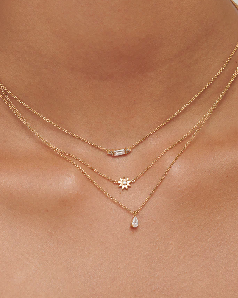 Marguerite Solid Gold Flower Diamond Necklace | 9K Solid Gold Necklaces | S-kin Studio Jewelry | Ethical Jewelry That Lasts