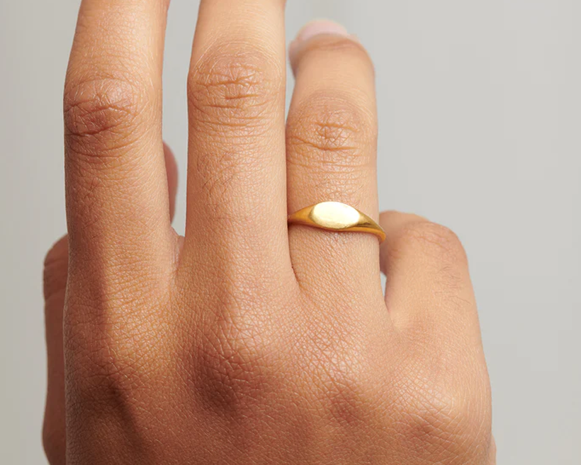 Sora Solid Gold Signet Ring | 9K Solid Gold Rings | S-kin Studio Jewelry | Ethical Jewelry That Lasts